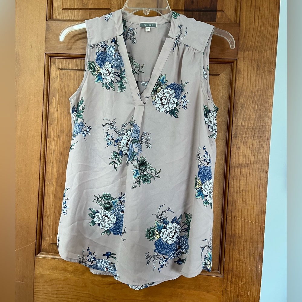 Sleeveless Floral Blouse